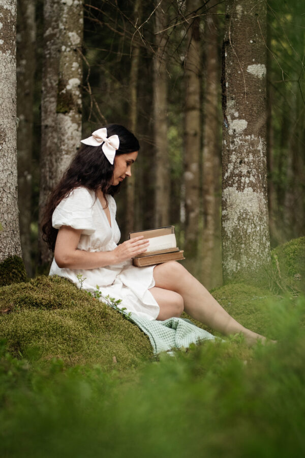 Rankų darbo lininis kaspinas plaukams