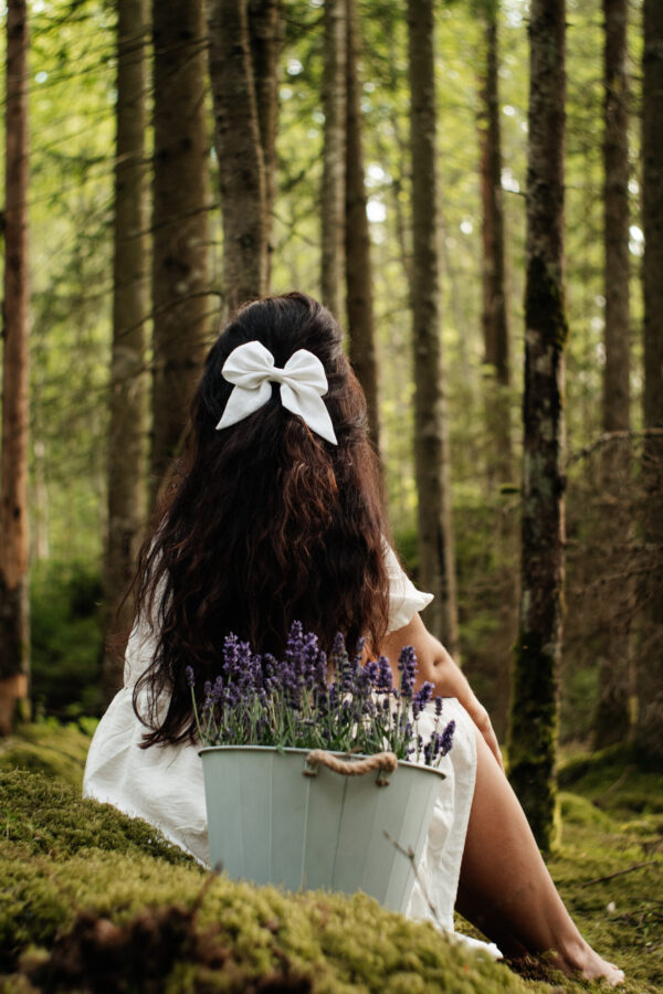 Rankų darbo lininis kaspinas plaukams