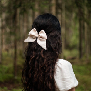 Rankų darbo lininis kaspinas plaukams