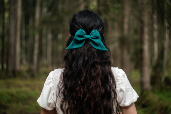 Rankų darbo lininis kaspinas plaukams