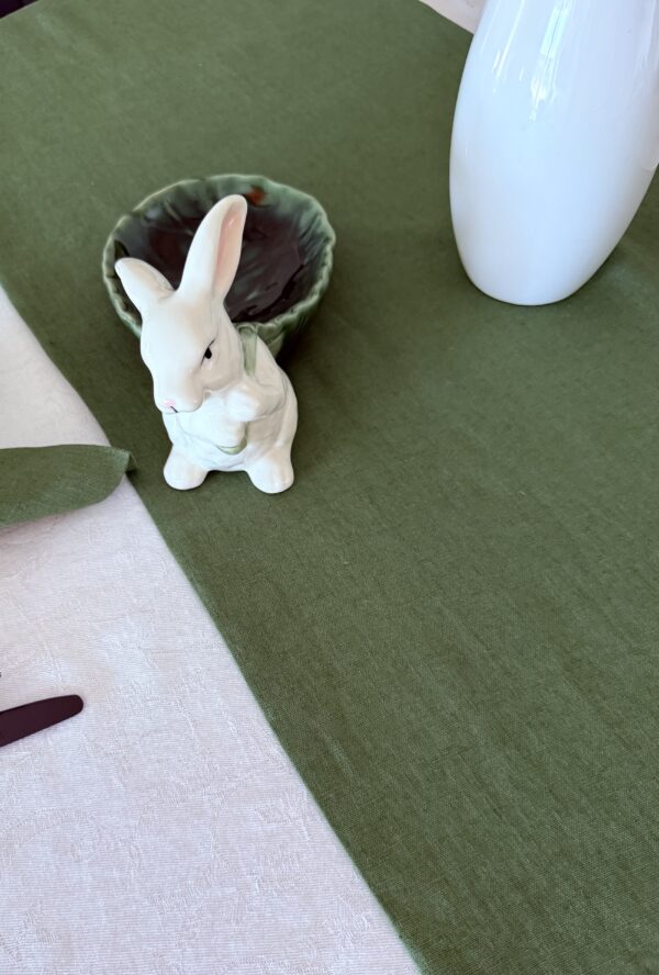 Lininis stalo takelis